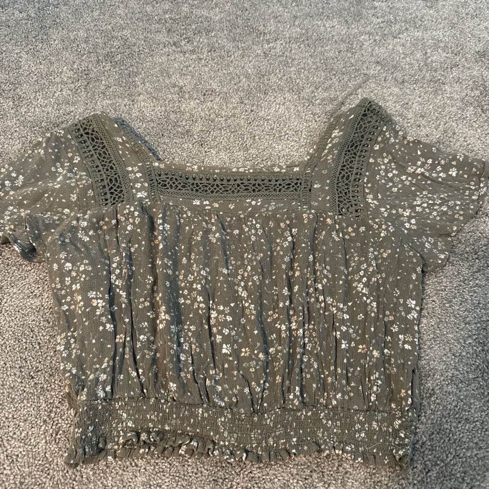 Arizona Jean Company Olive Green Floral Lace-Trim Smocked Crop Top